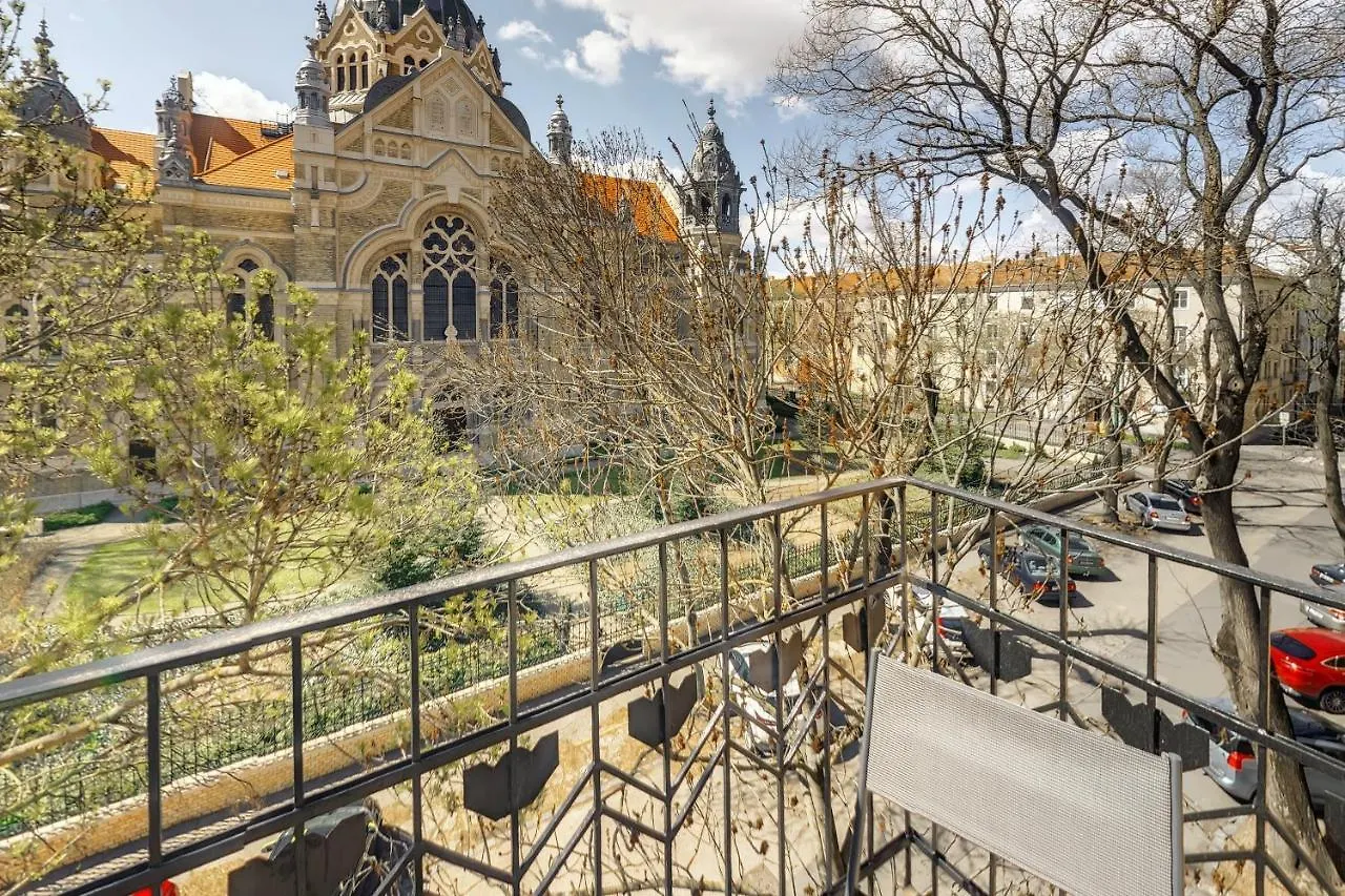 סגד Synagoge View Loft Bestern דירה
